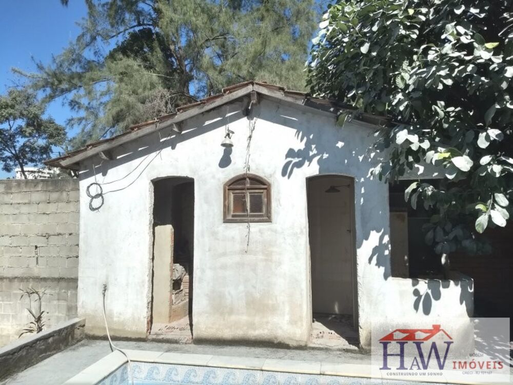 Casa à venda com 4 quartos, 30m² - Foto 2