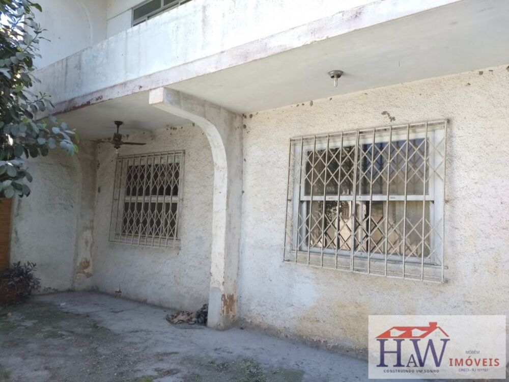 Casa à venda com 4 quartos, 30m² - Foto 1