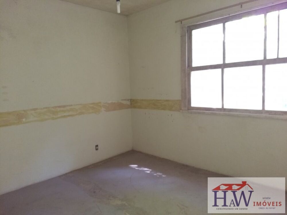 Casa à venda com 4 quartos, 30m² - Foto 7