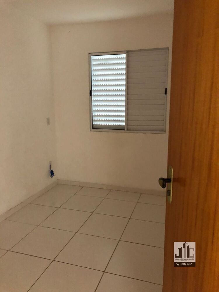Apartamento à venda com 2 quartos, 42m² - Foto 2