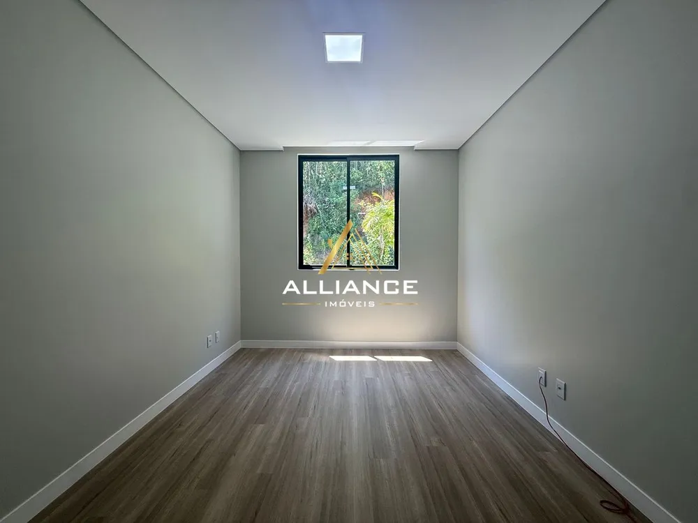 Casa, 4 quartos, 248 m² - Foto 1