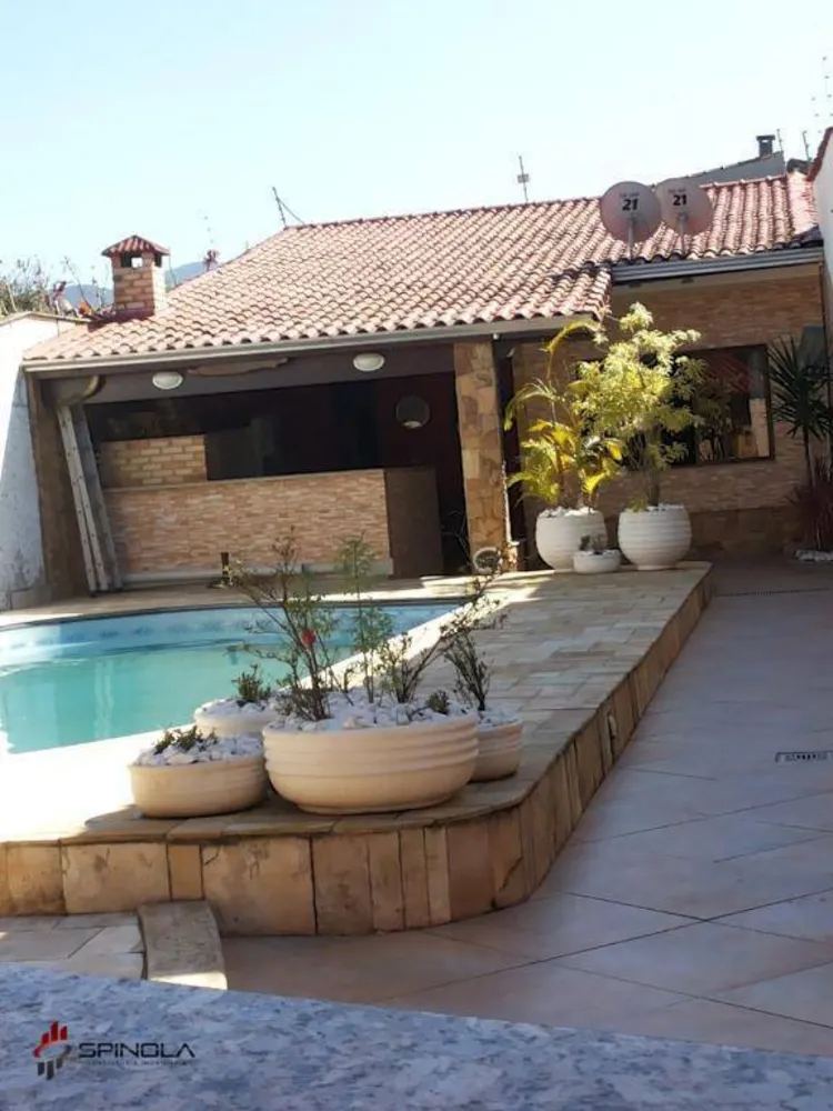 Casa, 3 quartos, 420 m² - Foto 1