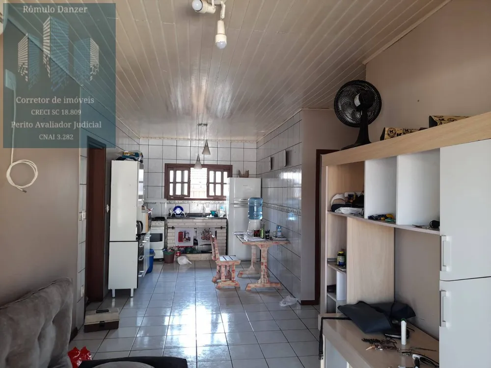 Casa, 6 quartos, 195 m² - Foto 1