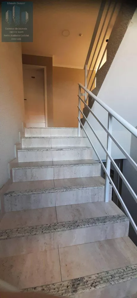 Apartamento à venda com 2 quartos, 74m² - Foto 2