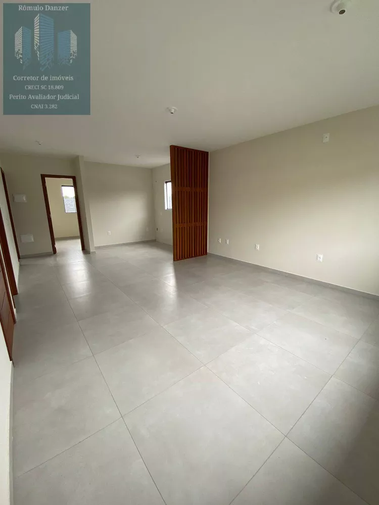 Casa à venda com 2 quartos, 90m² - Foto 4