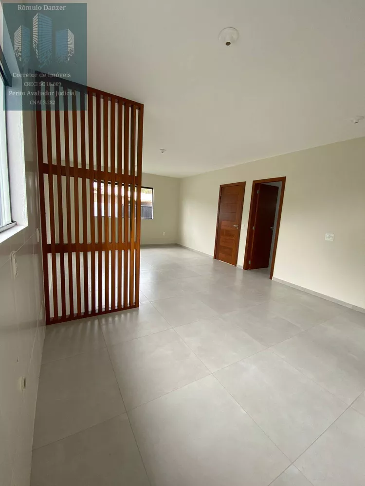 Casa à venda com 2 quartos, 90m² - Foto 5