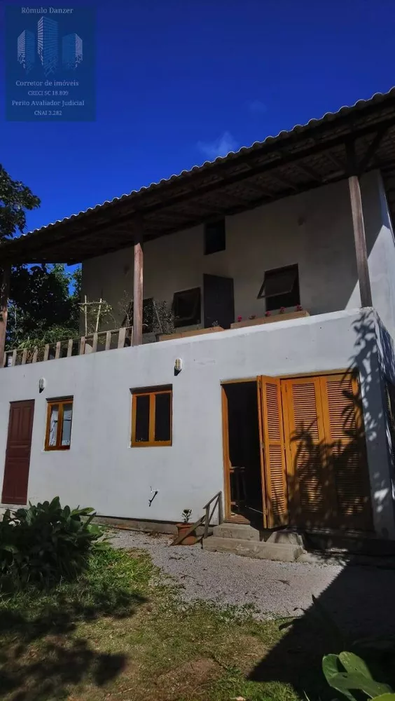 Casa à venda com 3 quartos, 96m² - Foto 1