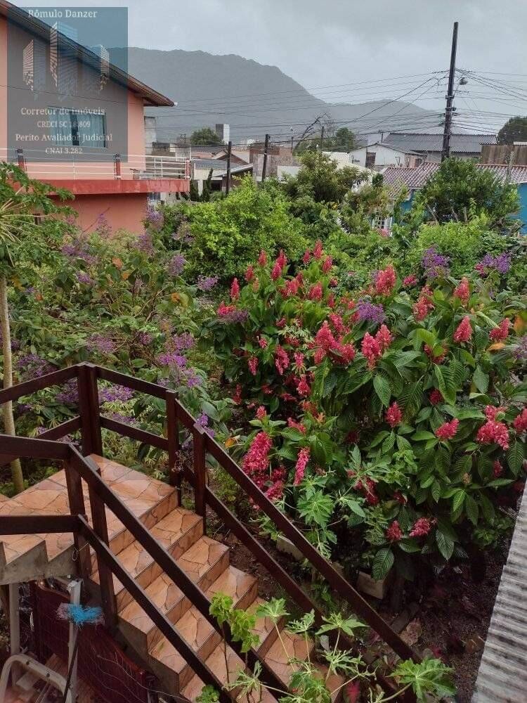 Casa à venda com 4 quartos, 150m² - Foto 1