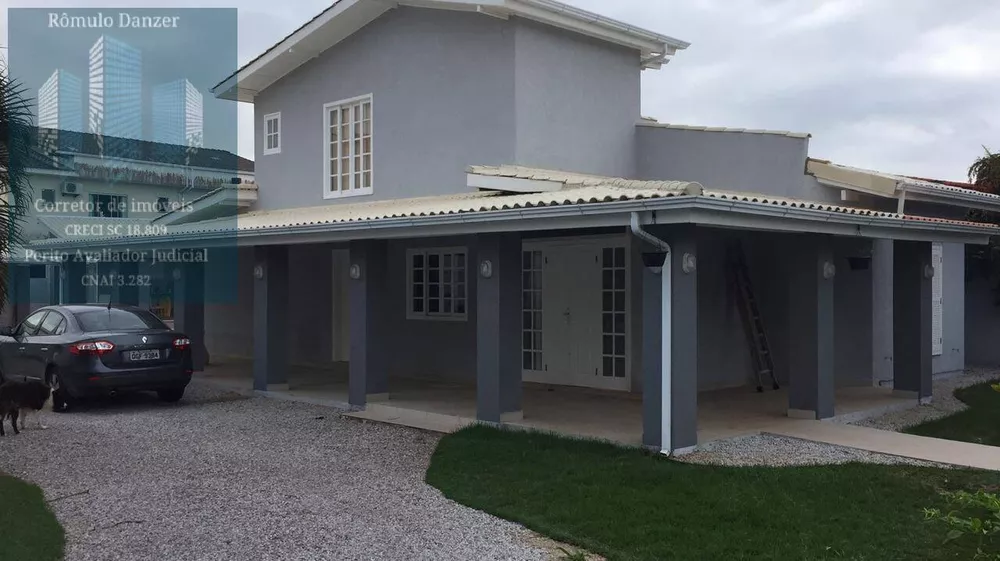 Casa à venda com 3 quartos, 300m² - Foto 1