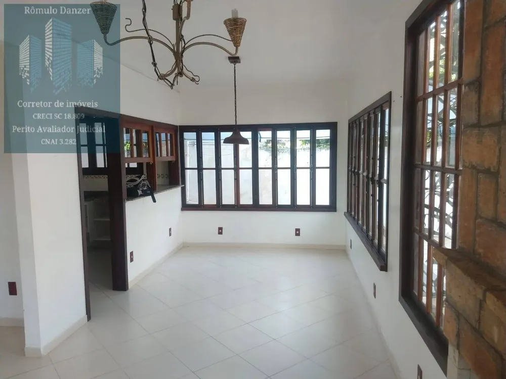 Casa, 3 quartos, 250 m² - Foto 2