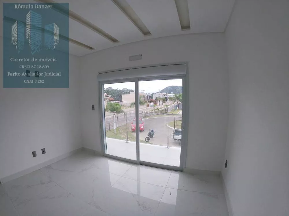 Casa à venda com 3 quartos, 212m² - Foto 15