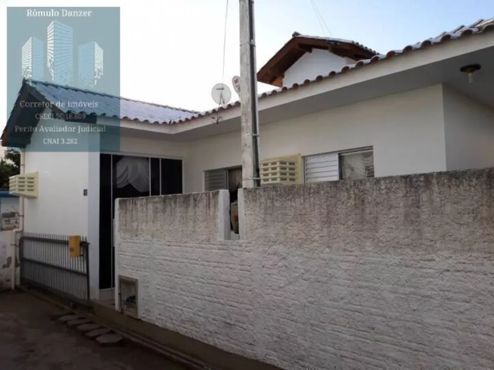 Casa à venda com 2 quartos, 61m² - Foto 1