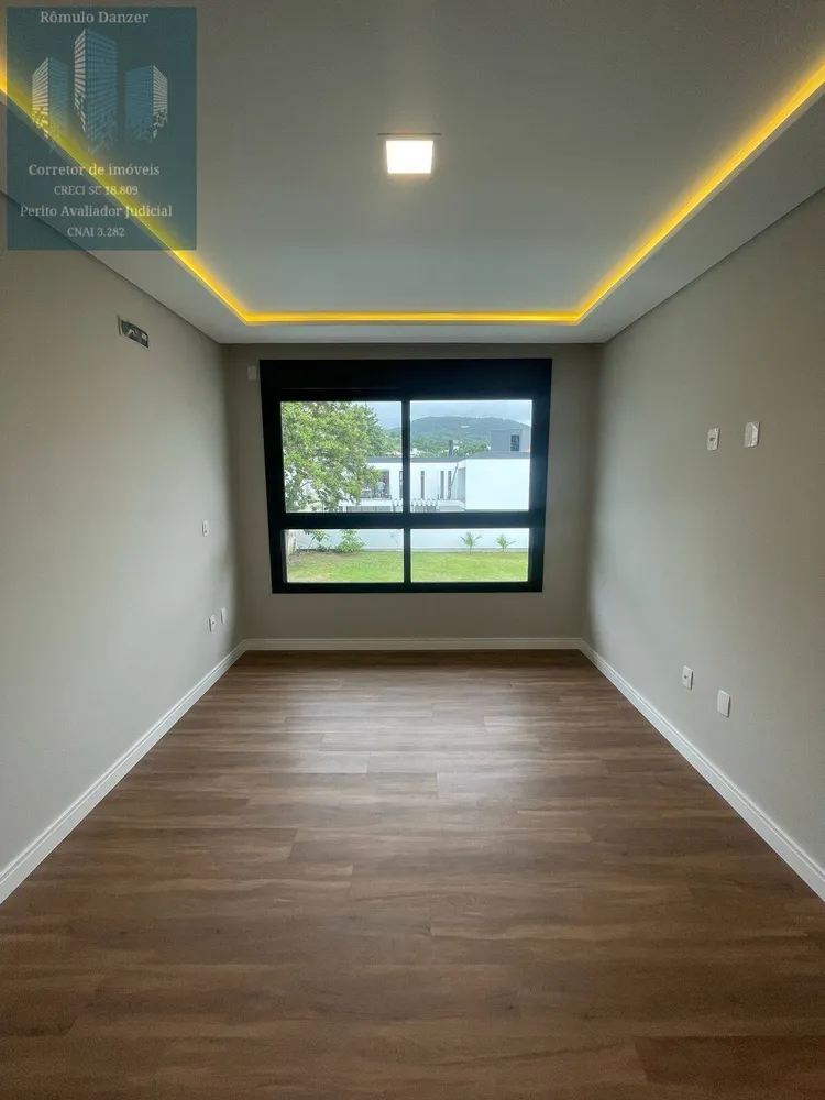 Casa, 3 quartos, 214 m² - Foto 11