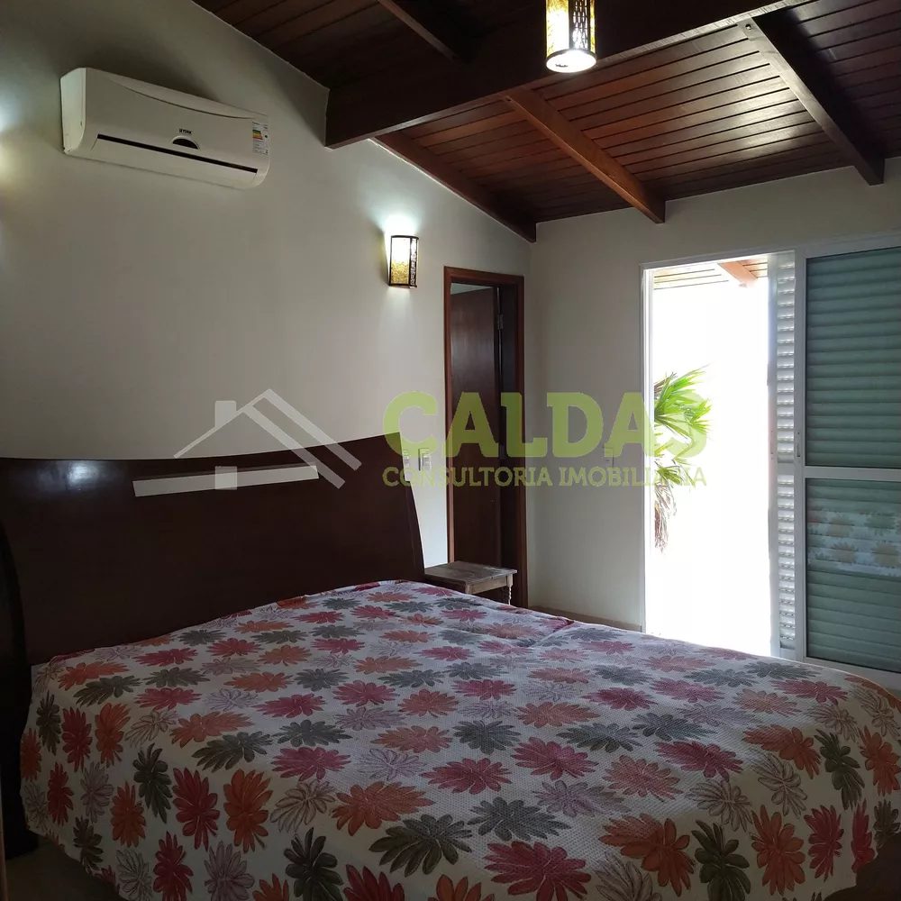 Casa à venda com 4 quartos, 350m² - Foto 1