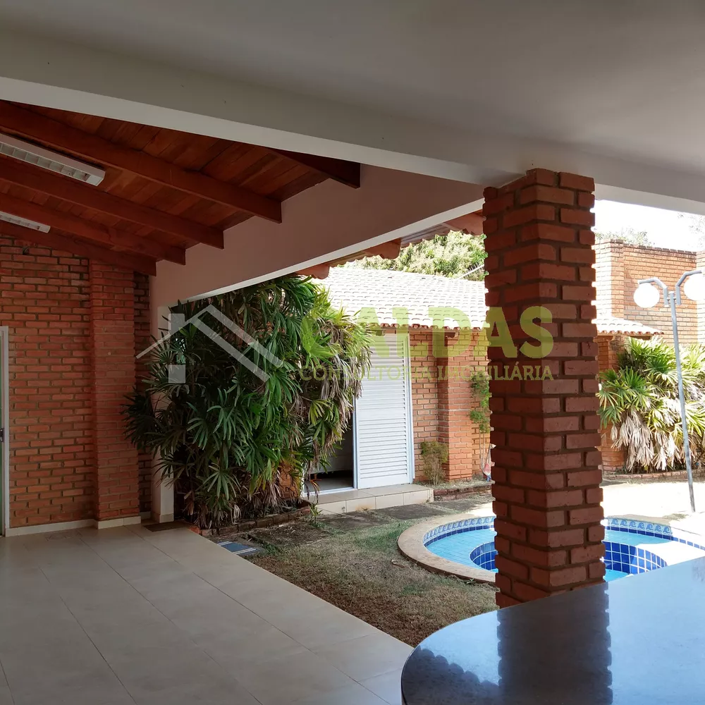 Casa à venda com 4 quartos, 350m² - Foto 2