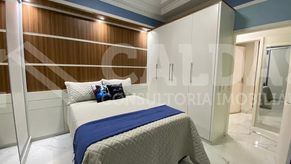 Casa à venda com 4 quartos, 360m² - Foto 1