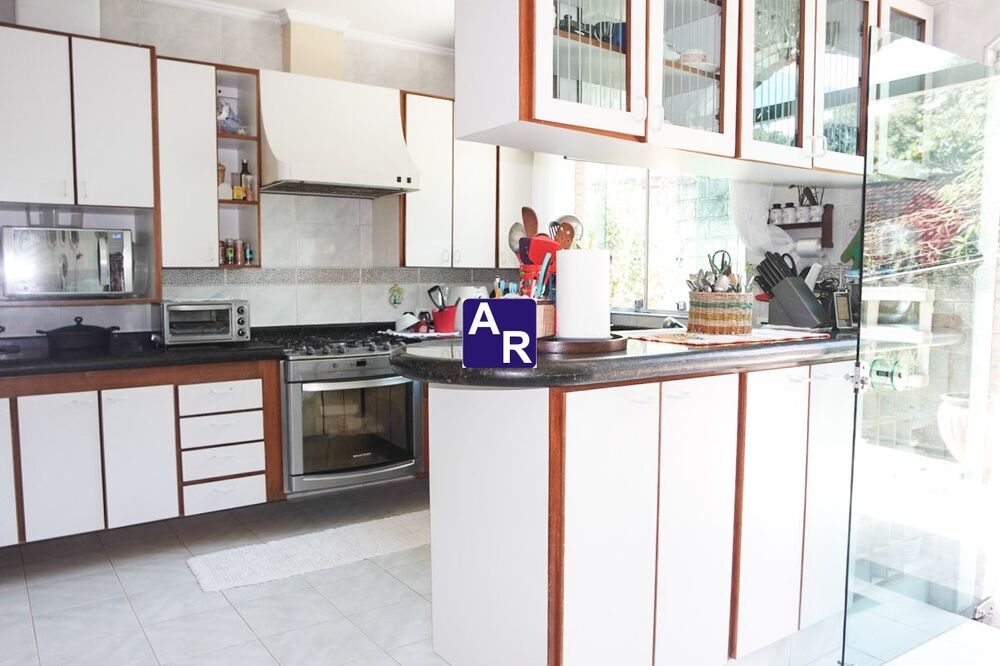 Casa à venda e aluguel com 5 quartos, 500m² - Foto 4