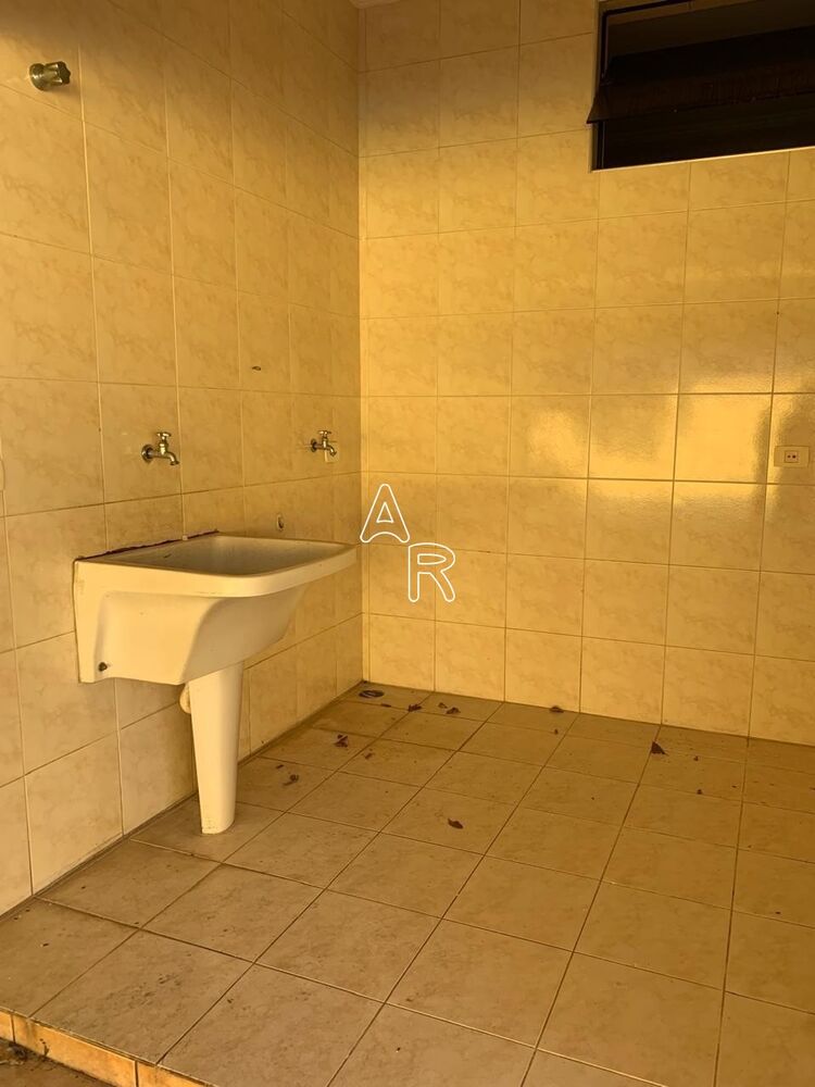 Casa à venda e aluguel com 3 quartos, 341m² - Foto 15