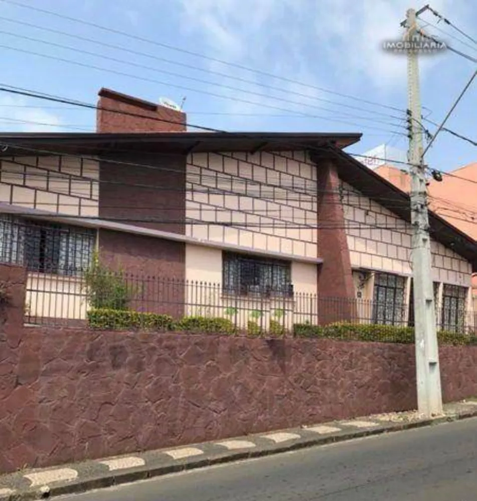 Casa, 3 quartos, 235 m² - Foto 1