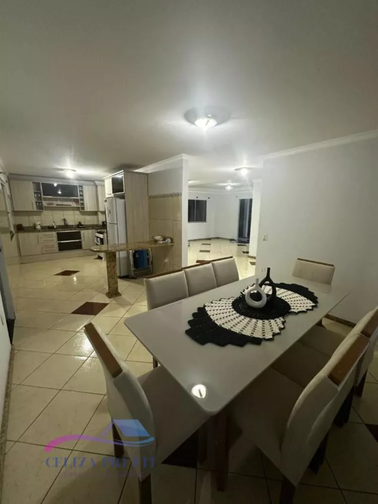 Casa, 3 quartos, 160 m² - Foto 2