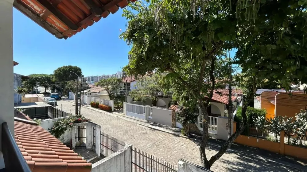 Casa, 3 quartos, 300 m² - Foto 1