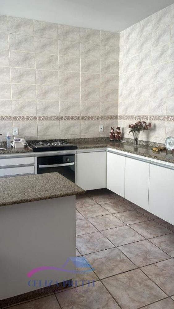Sobrado, 5 quartos, 210 m² - Foto 1