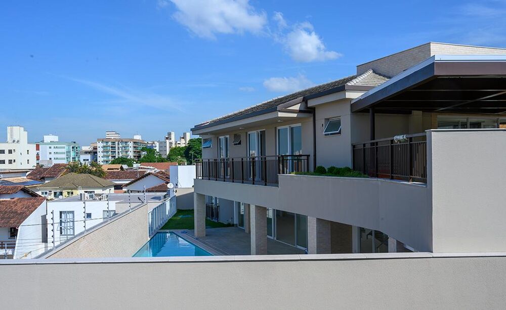 Casa de Condomínio à venda com 4 quartos, 312m² - Foto 1