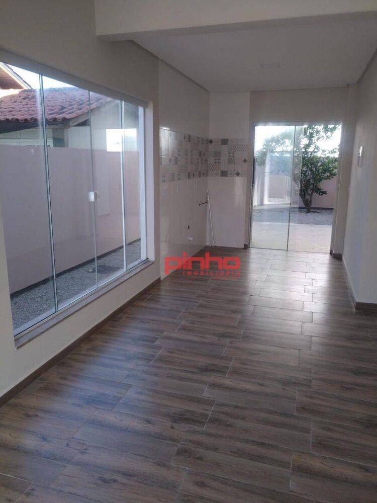 Casa para alugar com 3 quartos, 90m² - Foto 3
