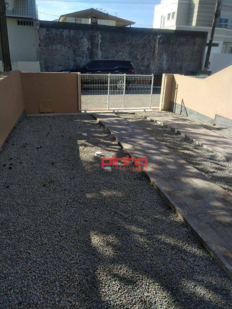 Casa para alugar com 3 quartos, 90m² - Foto 8