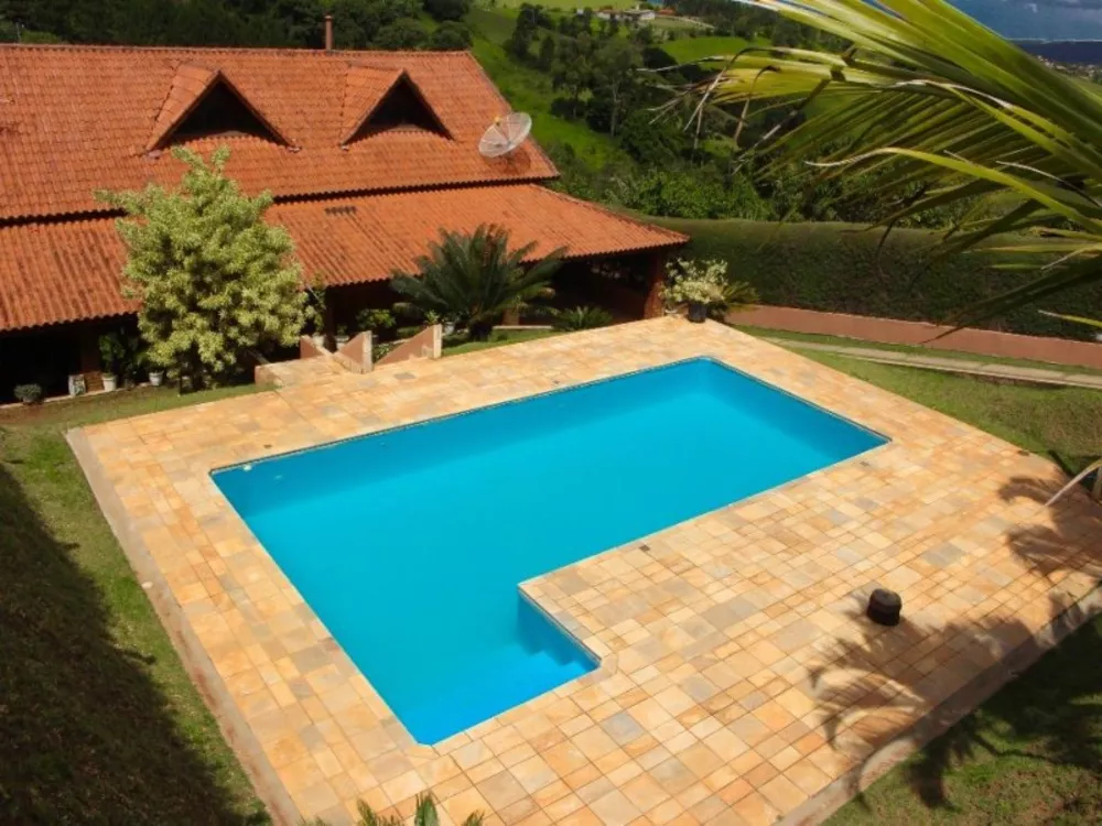 Chácara, 3 quartos, 1080 m² - Foto 1