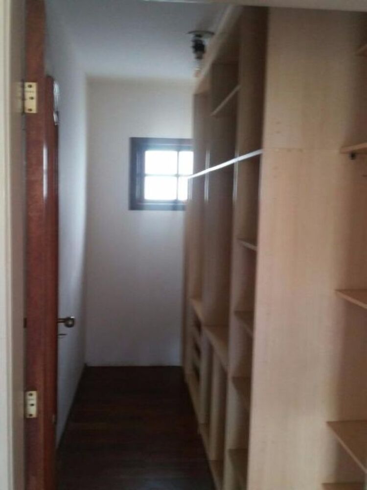 Sobrado à venda com 2 quartos, 300m² - Foto 4