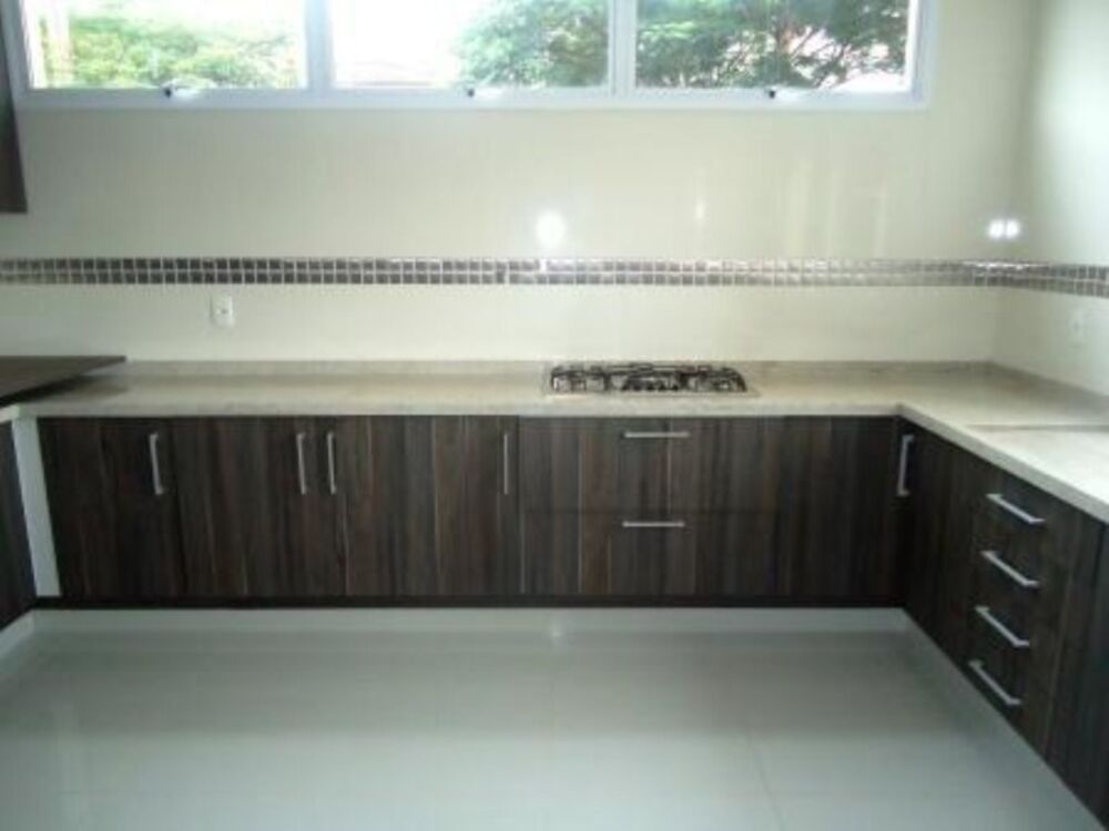 Sobrado à venda com 4 quartos, 440m² - Foto 1