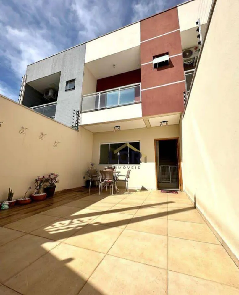 Casa, 2 quartos, 81 m² - Foto 1