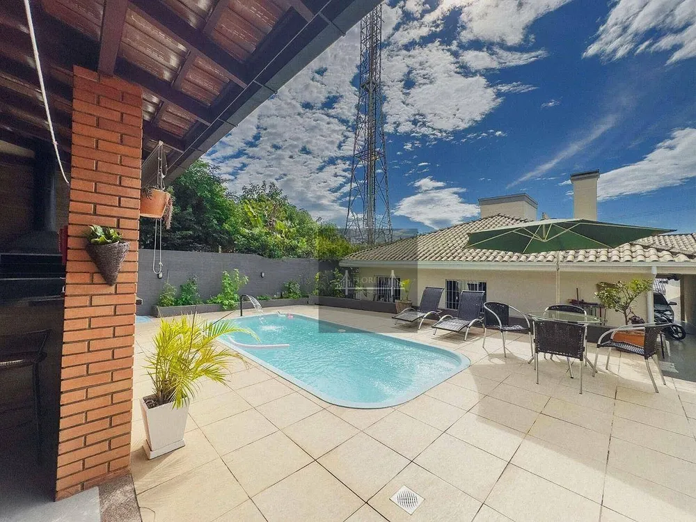 Casa, 5 quartos, 209 m² - Foto 3