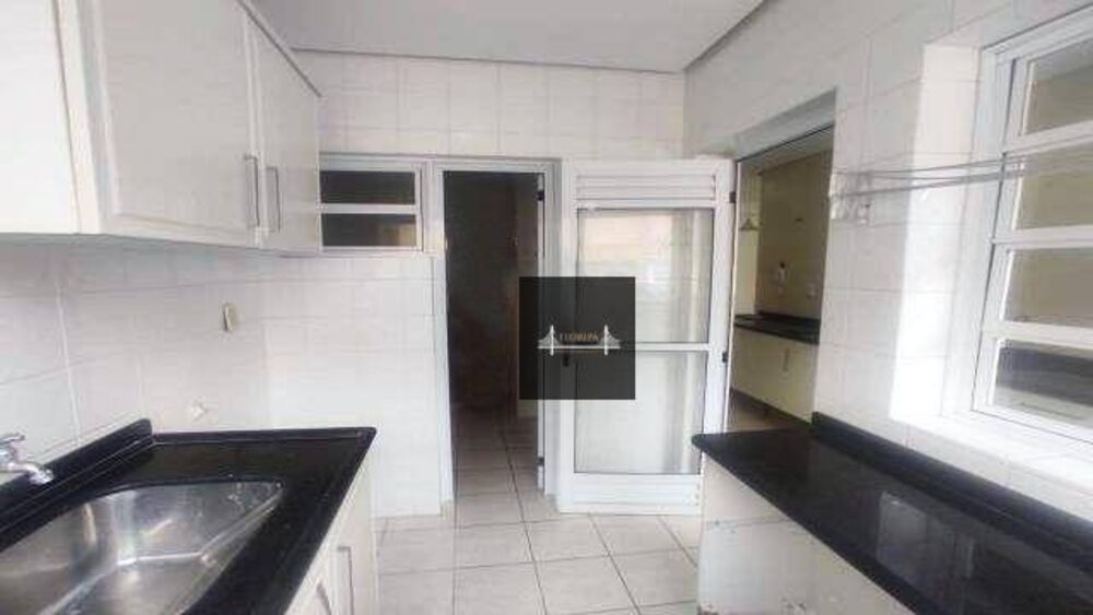 Apartamento à venda com 3 quartos, 137m² - Foto 3