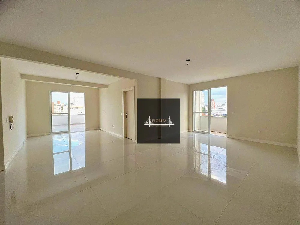 Cobertura, 3 quartos, 381 m² - Foto 2