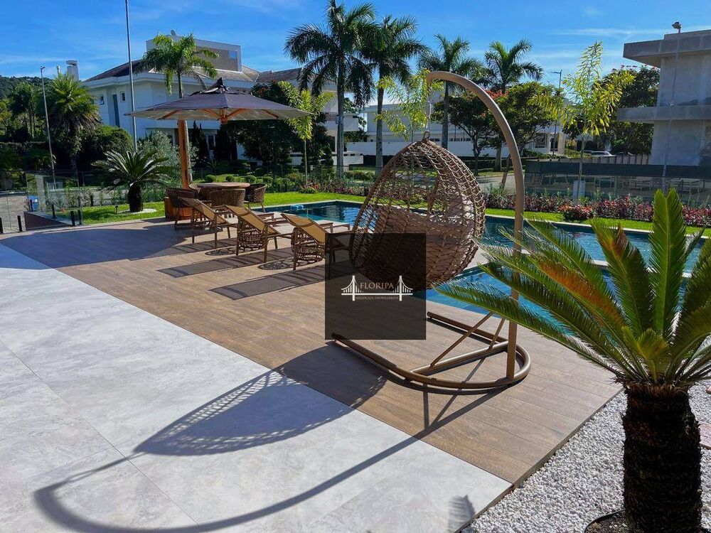 Casa de Condomínio à venda com 4 quartos, 600m² - Foto 2
