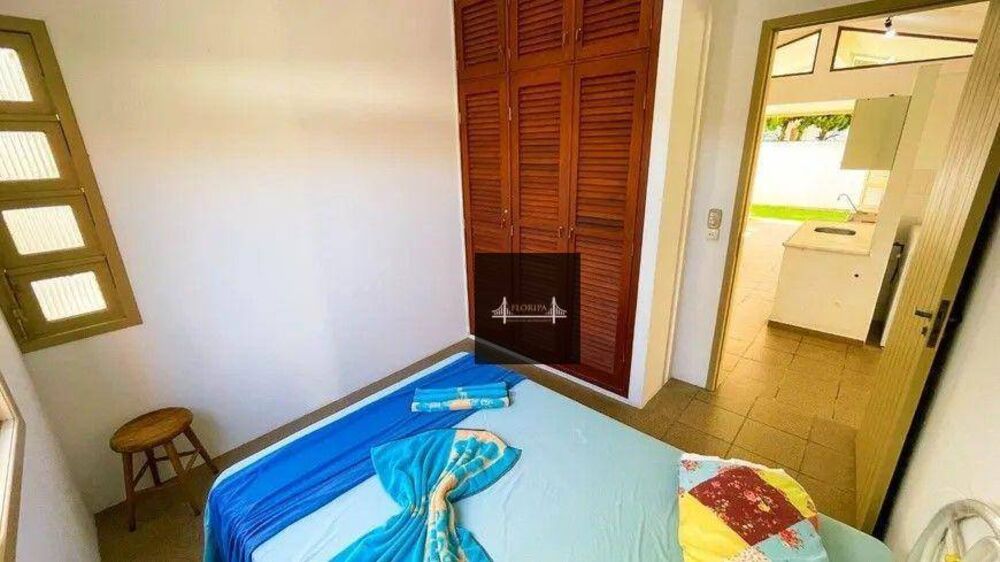 Casa à venda com 5 quartos, 300m² - Foto 1