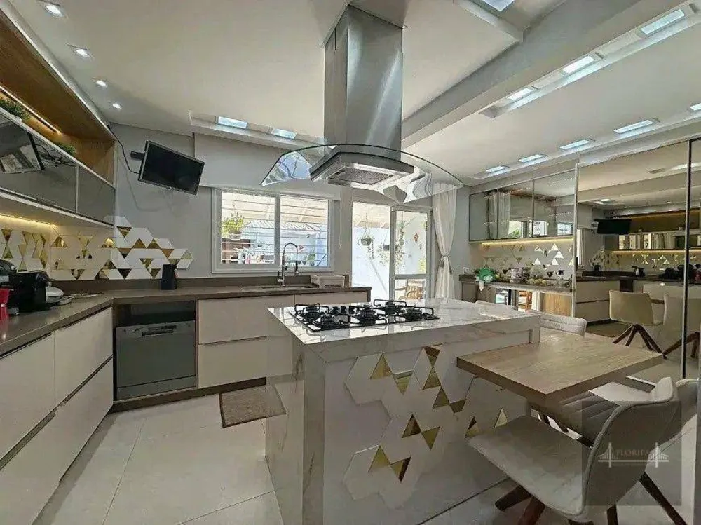 Casa, 3 quartos, 384 m² - Foto 1
