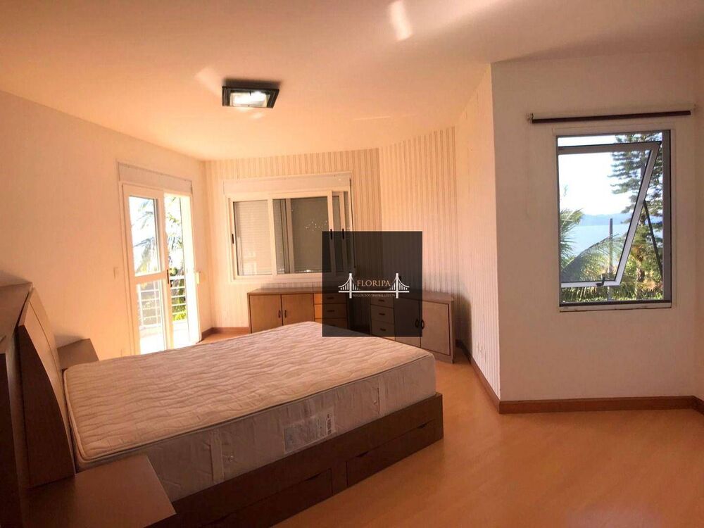 Casa à venda com 4 quartos, 633m² - Foto 4