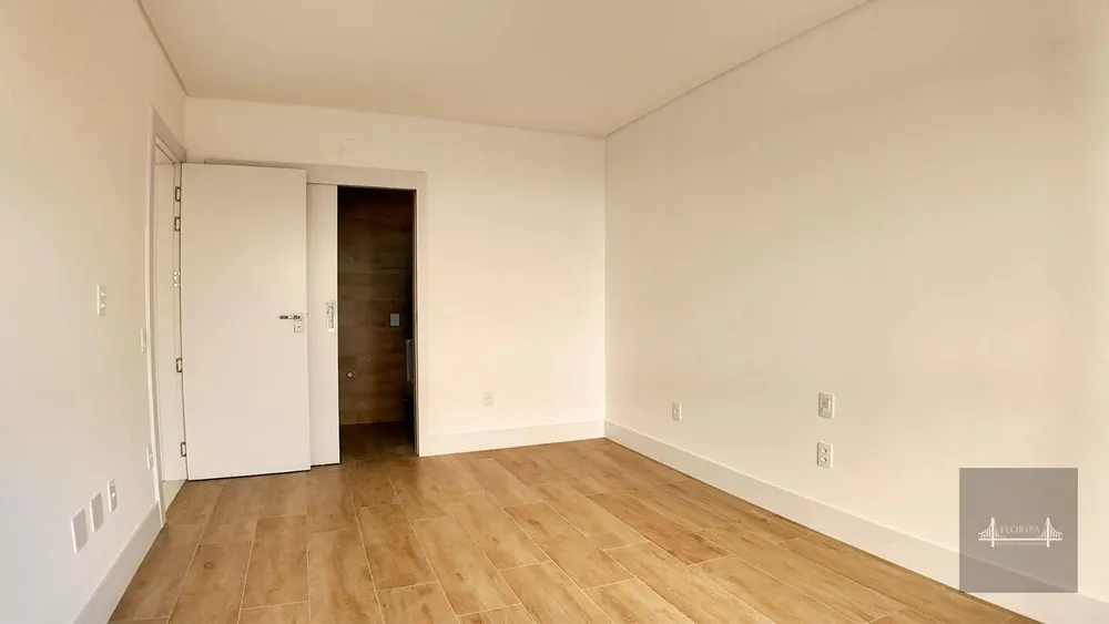 Apartamento, 3 quartos, 206 m² - Foto 2