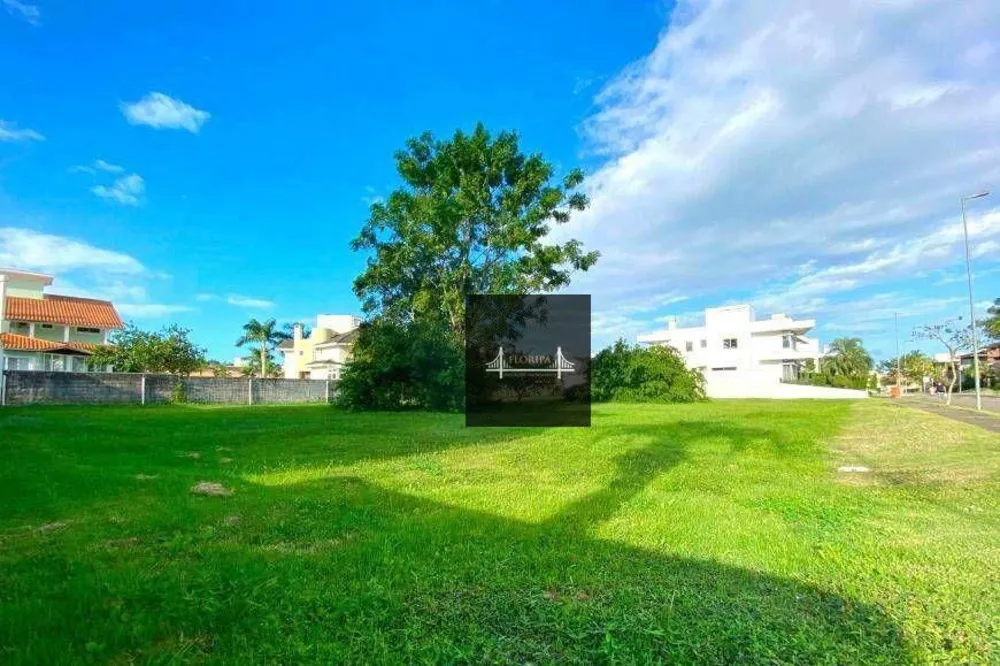 Loteamento e Condomínio, 1000 m² - Foto 1