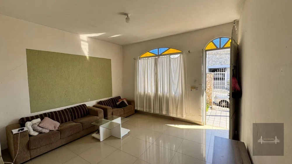 Casa, 4 quartos, 185 m² - Foto 1