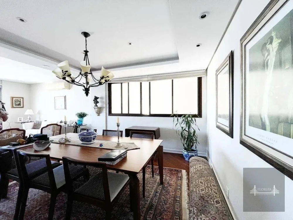 Apartamento, 3 quartos, 230 m² - Foto 1