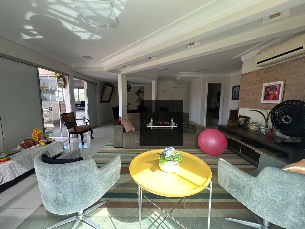 Cobertura, 3 quartos, 178 m² - Foto 3