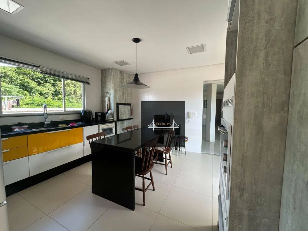 Cobertura, 3 quartos, 178 m² - Foto 4