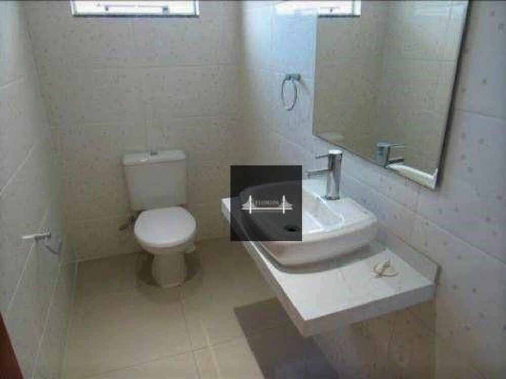 Casa de Condomínio à venda com 4 quartos, 200m² - Foto 2
