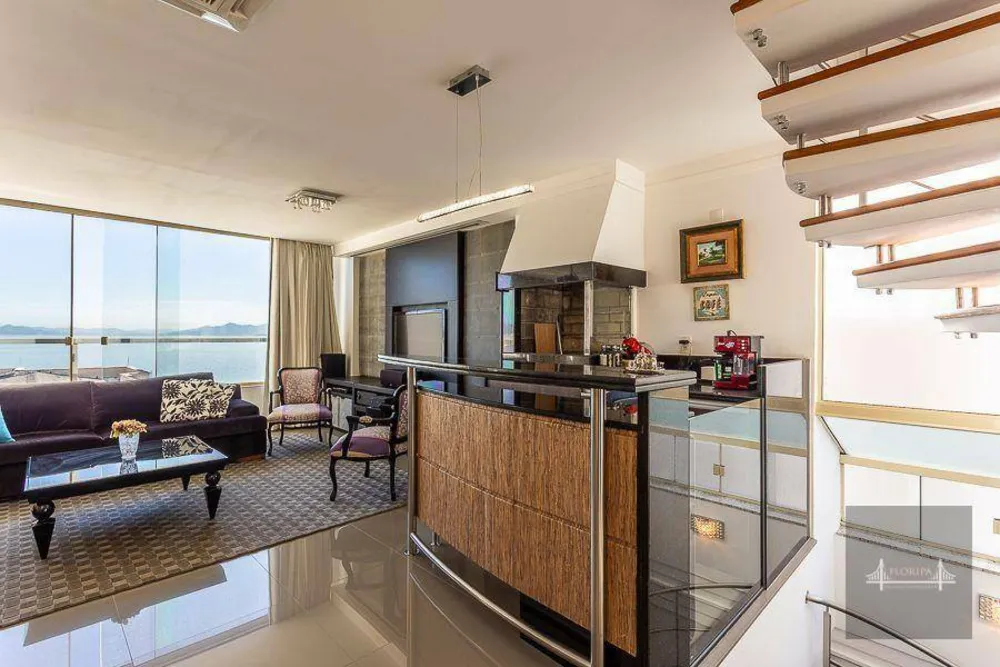 Apartamento, 3 quartos, 158 m² - Foto 1