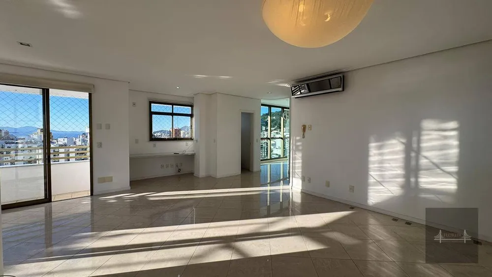 Cobertura, 3 quartos, 224 m² - Foto 3