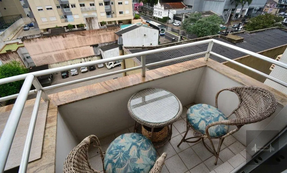 Apartamento, 3 quartos, 100 m² - Foto 2